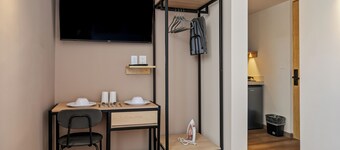 Ezequiel Montes By Homirent