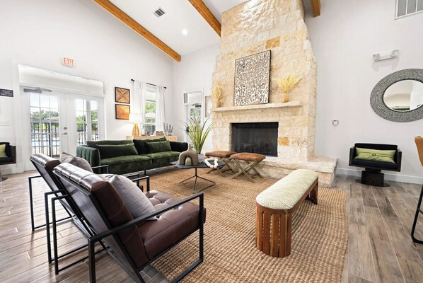 Smart TV - Landing at Kenzie Park - 1 Bedroom in Heritage ... (San Antonio)