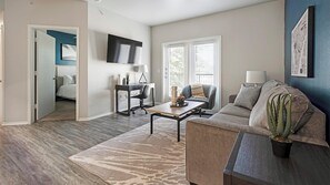 2 bedrooms, desk, iron/ironing board, WiFi