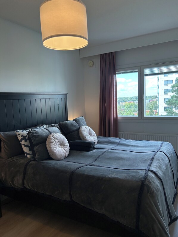 2 bedrooms, WiFi, bed sheets