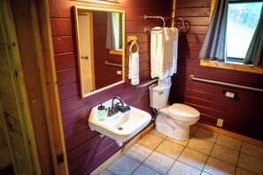 タオル、石鹸、トイレットペーパー