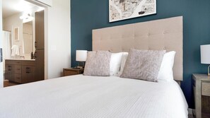 1 slaapkamer, een bureau, een strijkplank/strijkijzer, wifi