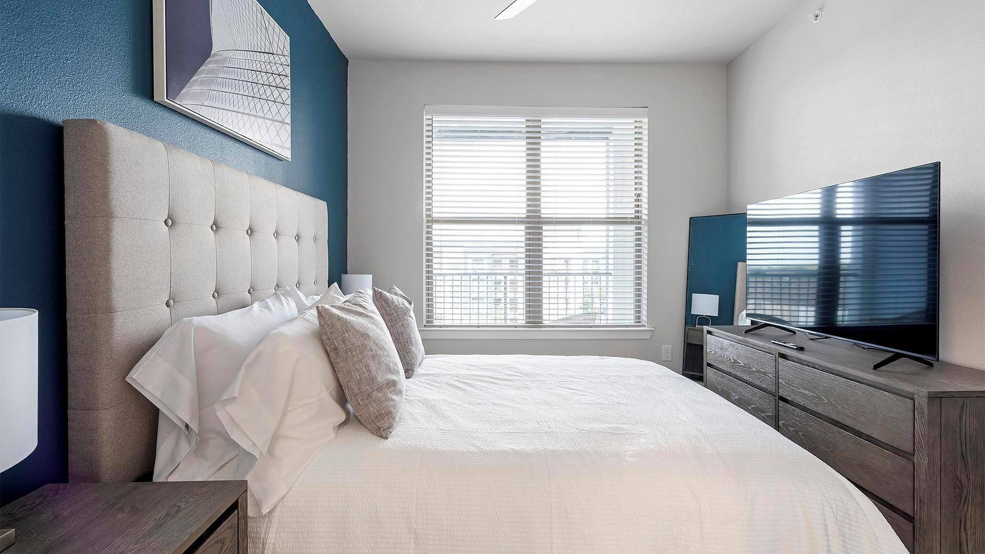 1 bedroom, desk, iron/ironing board, WiFi