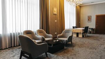 21-cm TV with cable channels, heated floors