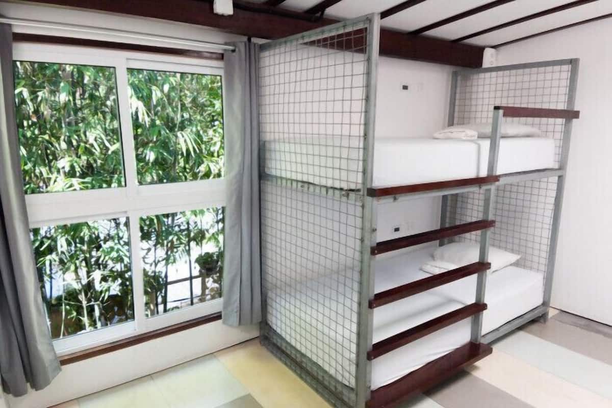 4 Bed Mixed Dorm Ensuite | Free WiFi