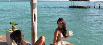 The Yak Lake House Hostal Bacalar