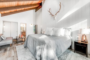 Cabaña, varias camas, acceso a la alberca, vista a la montaña (VC404) | 2 habitaciones, decoración personalizada y muebles diferentes