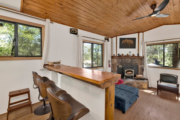 Cabin, 1 giường cỡ king, có thể sử dụng hồ bơi, quang cảnh núi (2553) | Nội thất
