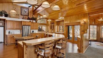 Cabin, Multiple Beds, Pool Access (VC714) | Private kitchen