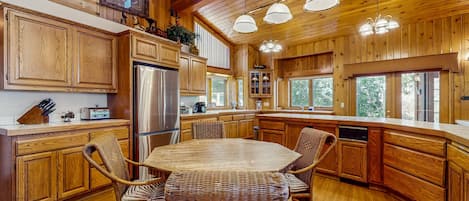 Cabin, Multiple Beds, Pool Access (VC714) | Private kitchen