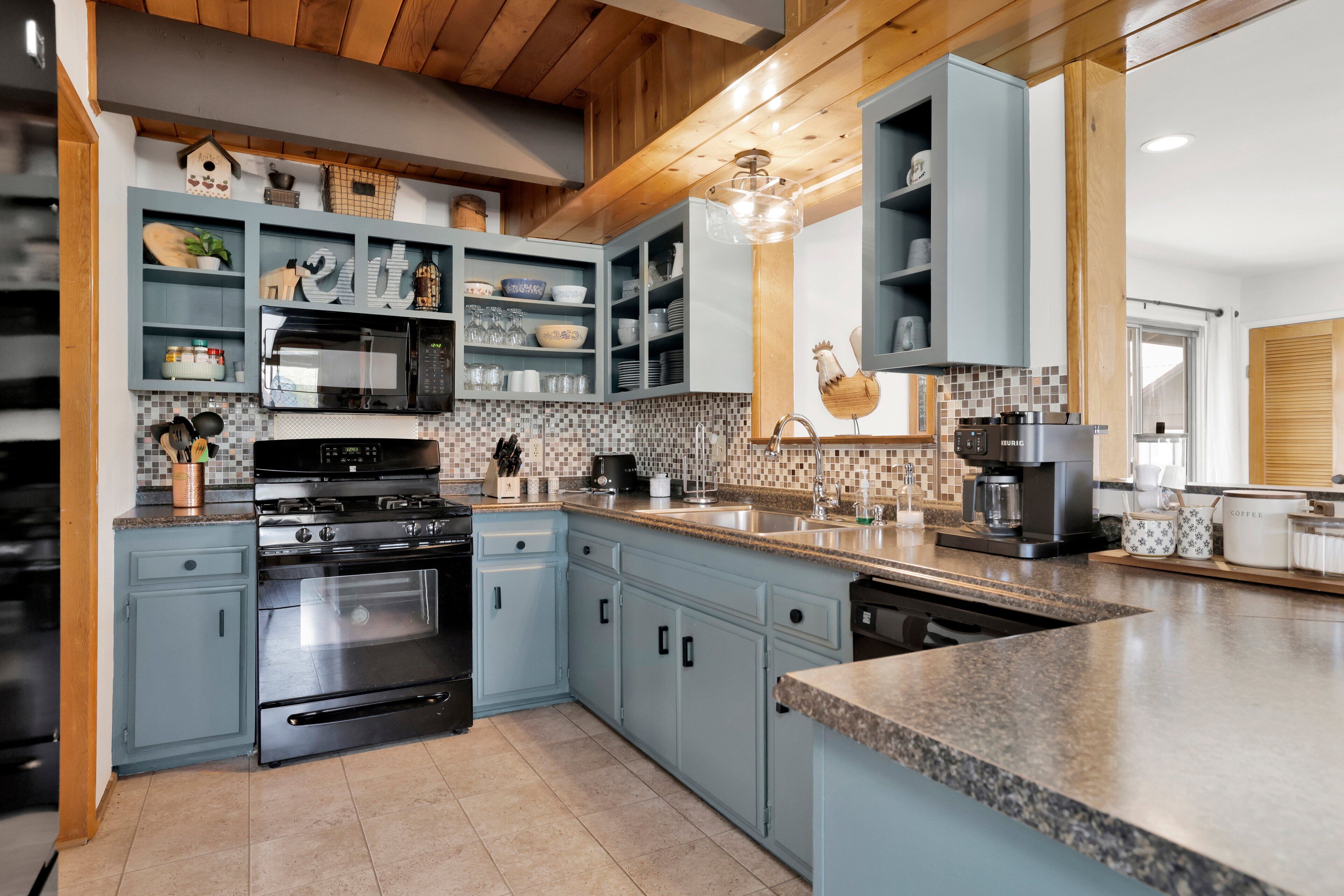 Cabin, Multiple Beds, Pool Access, Mountain View (VC643) | Private kitchen
