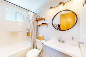 Hytte - flere senge - adgang til pool - bjergudsigt (VC643) | Badeværelse | Designertoiletartikler, håndklæder