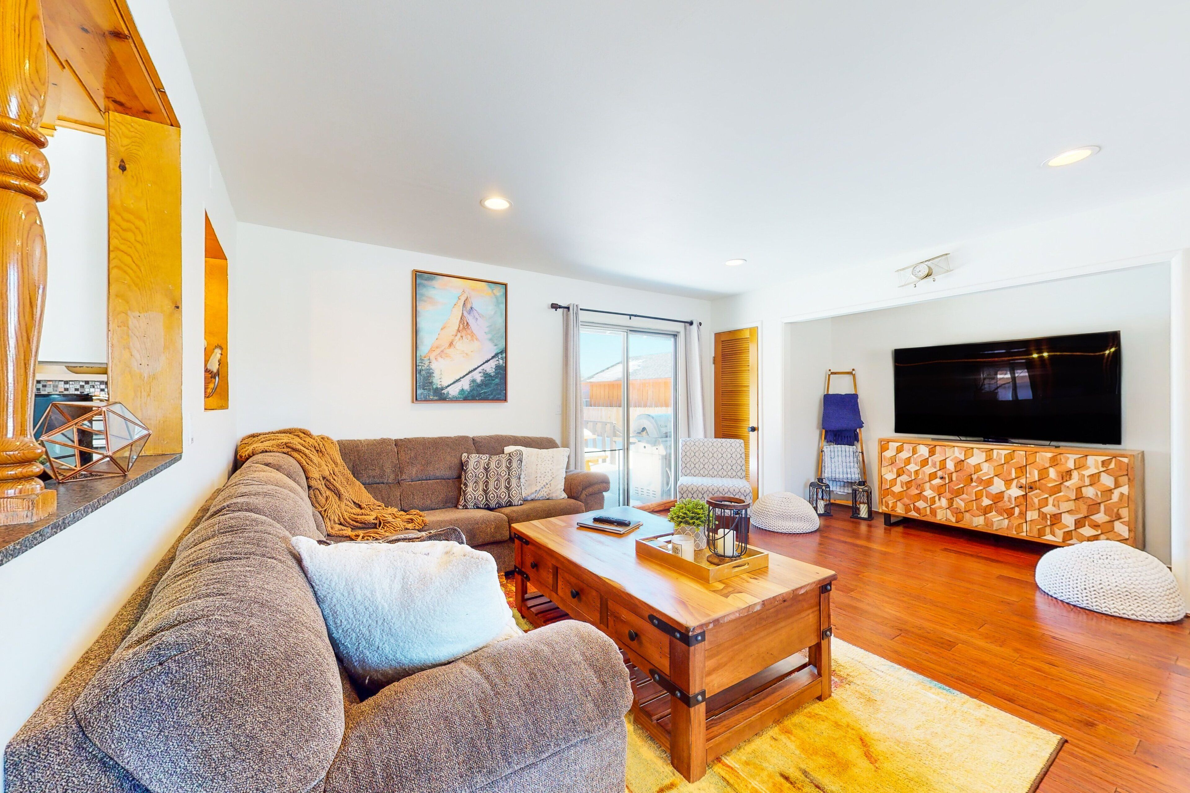 Cabin, Multiple Beds, Pool Access, Mountain View (VC643) | Living area