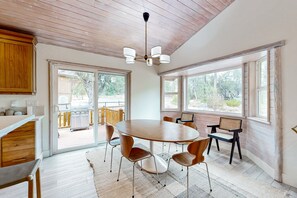 Hytte - flere senge - adgang til pool - bjergudsigt (VC674) | 4 soveværelser, individuelt design, individuel indretning, sengetøj