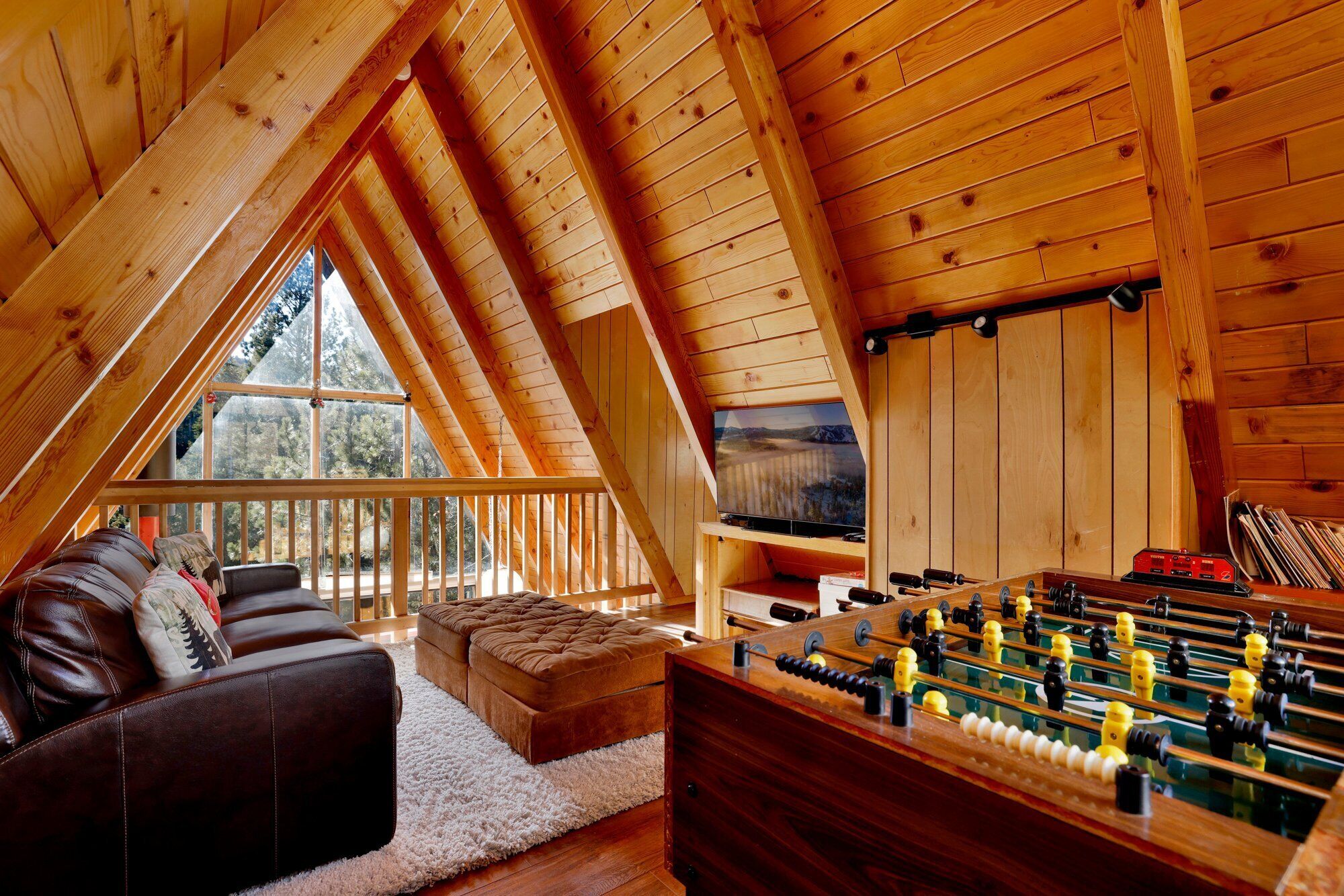 キャビン ベッド (複数台) プールアクセス マウンテンビュー (VC653) | ゲーム室