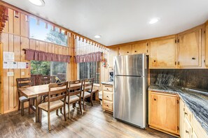 Cabin, Multiple Beds, Pool Access, Mountain View (VC653) | Private kitchen