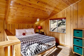 Cabin, Multiple Beds, Pool Access, Mountain View (VC653) | 3 bedrooms, individually decorated, individually furnished, bed sheets