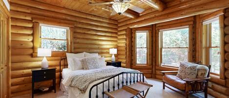 Cabin, Multiple Beds, Patio, Mountain View (VC513) | 2 bedrooms, individually decorated, individually furnished, bed sheets