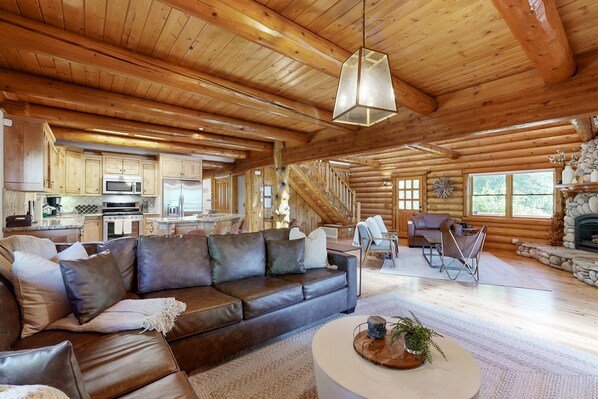 Interior - Bow Canyon Oasis #513 (Big Bear Lake)