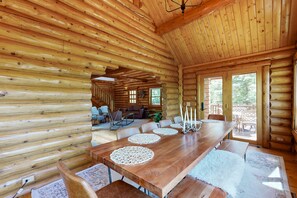 Cabin, Multiple Beds, Patio, Mountain View (VC513) | 2 bedrooms, individually decorated, individually furnished, bed sheets