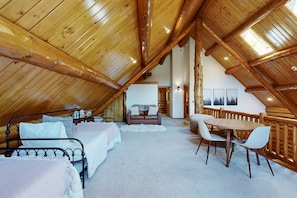 Cabane, plusieurs lits, patio, vue montagne (VC513) | 2 chambres, décoration personnalisée, ameublement personnalisé