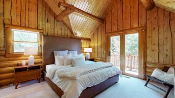 Cabin, Multiple Beds, Patio, Mountain View (VC513) | 2 bedrooms, individually decorated, individually furnished, bed sheets