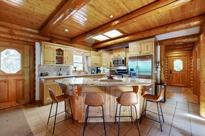 Cabin, Multiple Beds, Patio, Mountain View (VC513) | Private kitchen | Coffee/tea maker