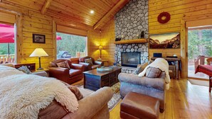Chalet, Beberapa Tempat Tidur, akses ke kolam renang, pemandangan gunung (VC569) | Area keluarga