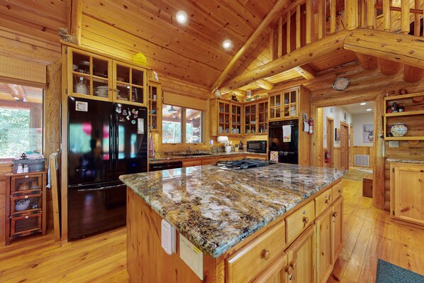 Chalet, Multiple Beds, Pool Access, Mountain View (VC569) | Private kitchen | Coffee/tea maker