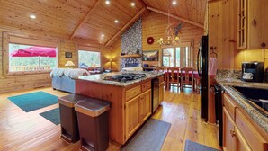 Chalet, Beberapa Tempat Tidur, akses ke kolam renang, pemandangan gunung (VC569) | Interior