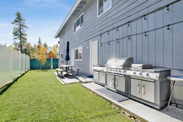 รับประทานอาหารกลางแจ้ง