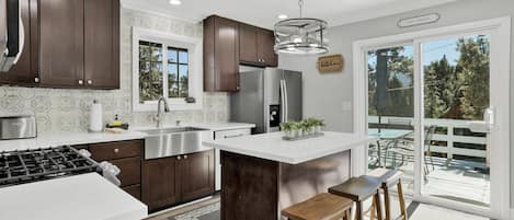 Cabin, Multiple Beds, Pool Access, Mountain View (VC609) | Private kitchen | Coffee/tea maker