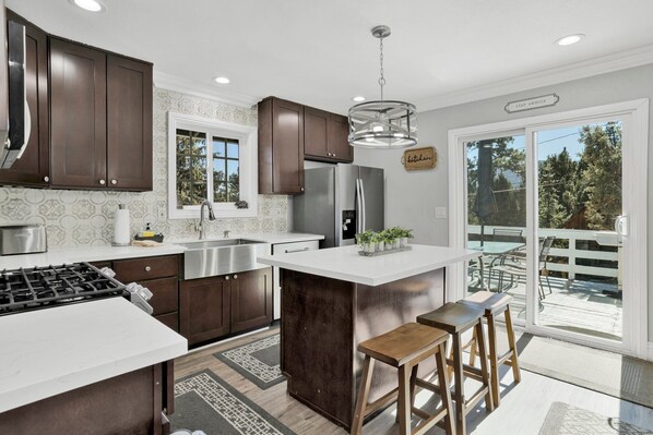 Cabin, Multiple Beds, Pool Access, Mountain View (VC609) | Private kitchen