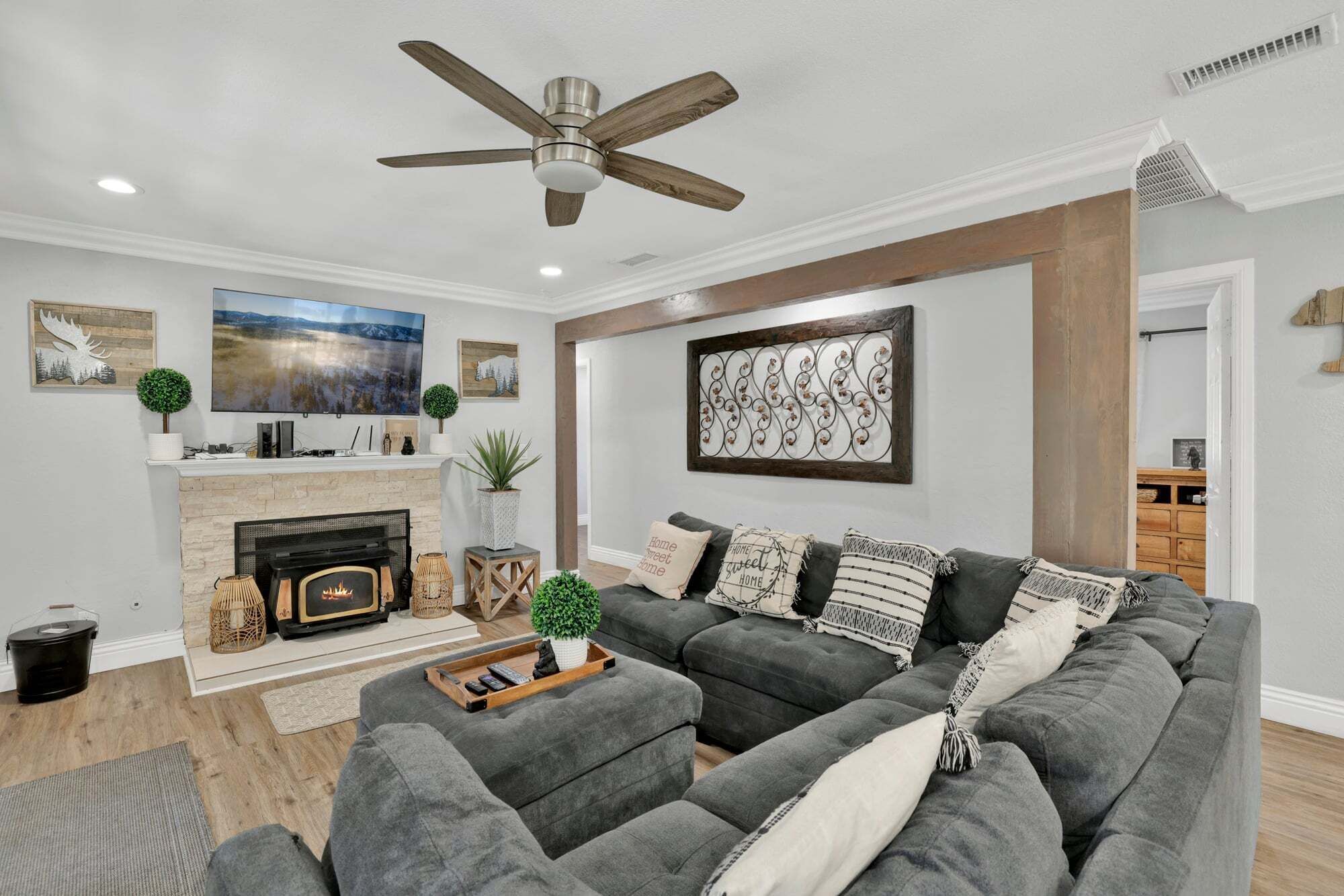 Cabin, Multiple Beds, Pool Access, Mountain View (VC609) | Living area | Fireplace