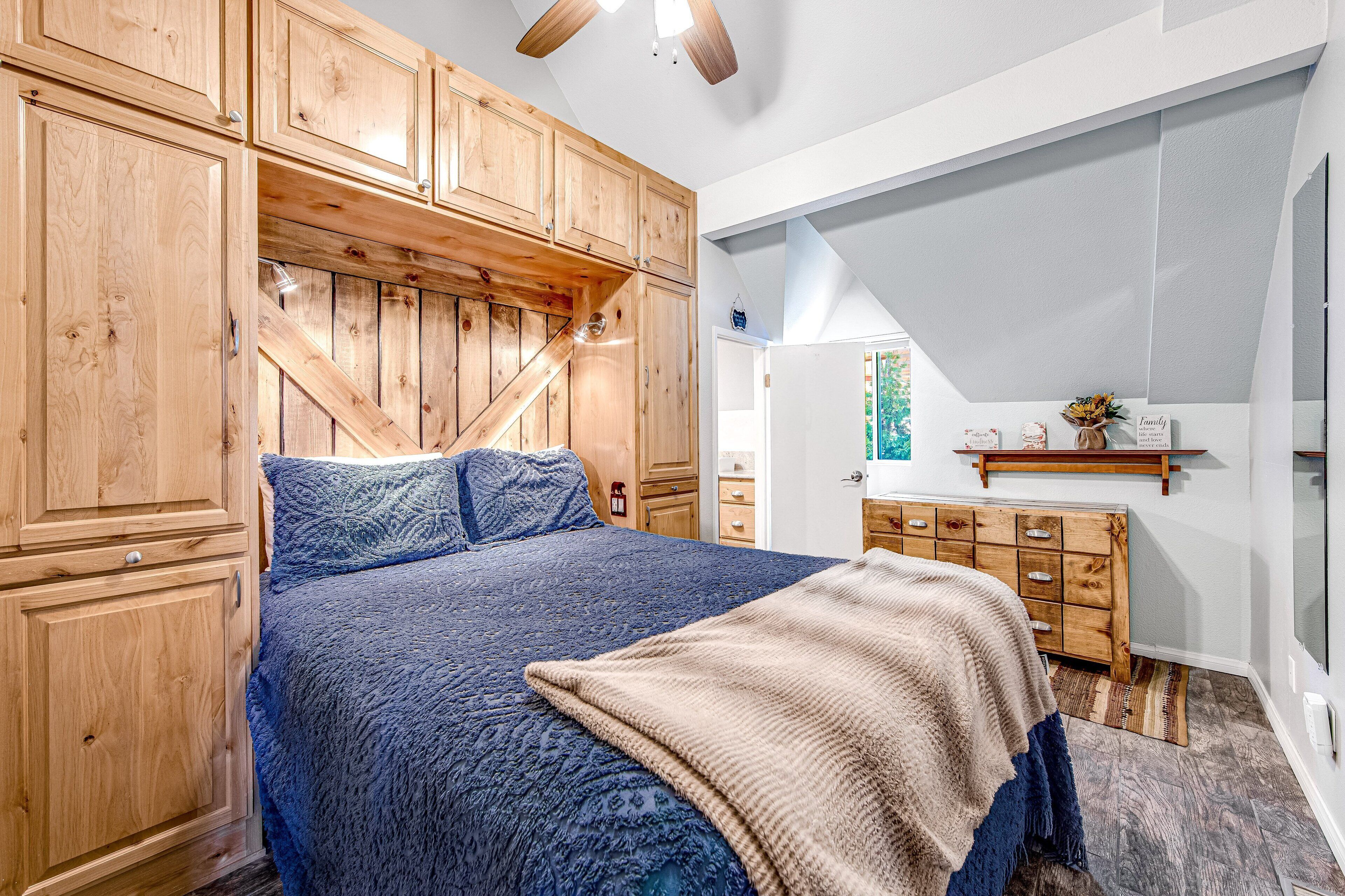 キャビン ベッド (複数台) プールアクセス マウンテンビュー (VC178) | 客室ごとに異なる装飾、客室ごとに異なるインテリア、ベッドシーツ