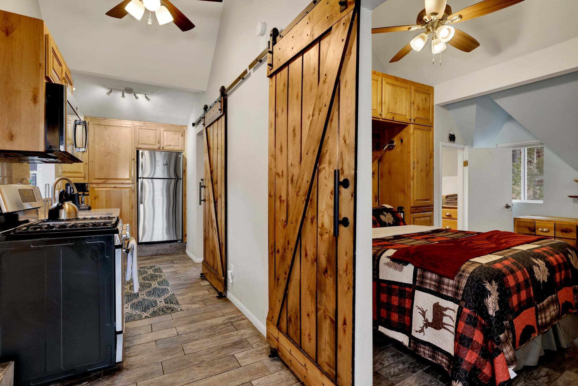 Cabaña, varias camas, acceso a la alberca, vista a la montaña (VC178) | Decoración personalizada, muebles diferentes y ropa de cama 