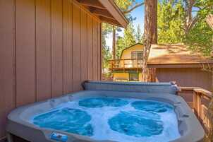 Cabin, Multiple Beds, Pool Access, Mountain View (357) | Outdoor spa tub
