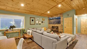 Cabin, Multiple Beds, Pool Access, Mountain View (357) | Living area | Fireplace