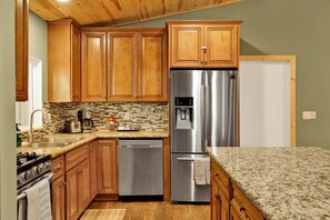 Cabin, Multiple Beds, Pool Access, Mountain View (357) | Private kitchen