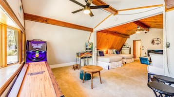 Cabin, Multiple Beds, Pool Access, Mountain View (VC471) | Individually decorated, individually furnished, bed sheets