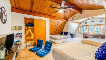 Cabin, Multiple Beds, Pool Access, Mountain View (VC471) | Individually decorated, individually furnished, bed sheets