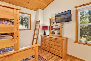 House, Multiple Beds, Pool Access, Mountain View (2561) | Individually decorated, individually furnished, bed sheets