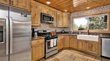 Cabaña, varias camas, hidromasaje, vista a la montaña (VC610) | Cocina privada | Cafetera y tetera