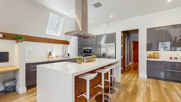 Nhà gỗ, nhiều giường, có thể sử dụng hồ bơi, quang cảnh núi (VC350) | Bếp riêng | Dụng cụ pha cà phê/trà