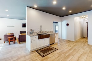 Chalet, Multiple Beds, Pool Access, Mountain View (VC603) | Interior