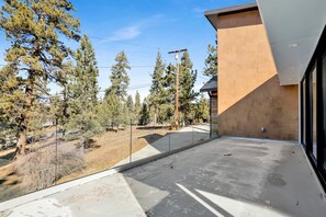 Property grounds - Hillside Hideaway #603 (Big Bear Lake)