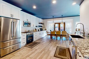 Chalet, Multiple Beds, Pool Access, Mountain View (VC603) | Private kitchen