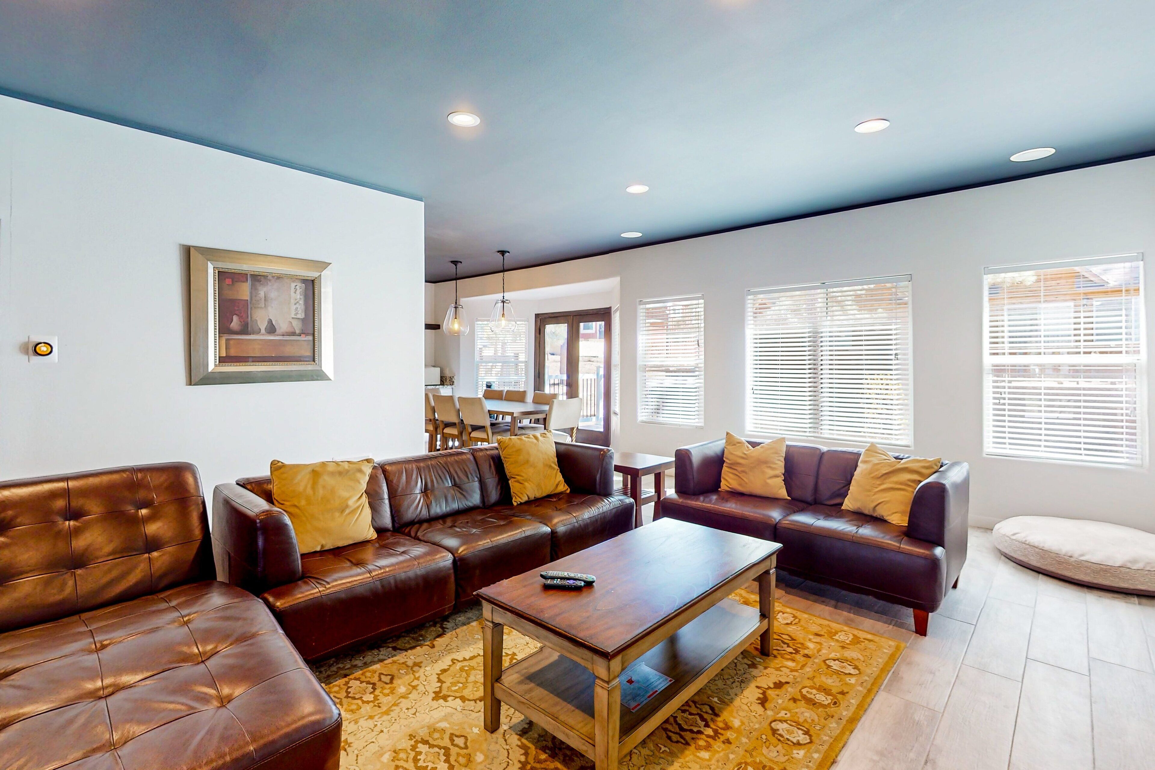 Chalet, Multiple Beds, Pool Access, Mountain View (VC603) | Living area | Fireplace