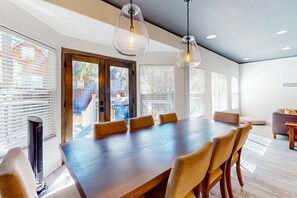 Décoration personnalisée, ameublement personnalisé, draps fournis