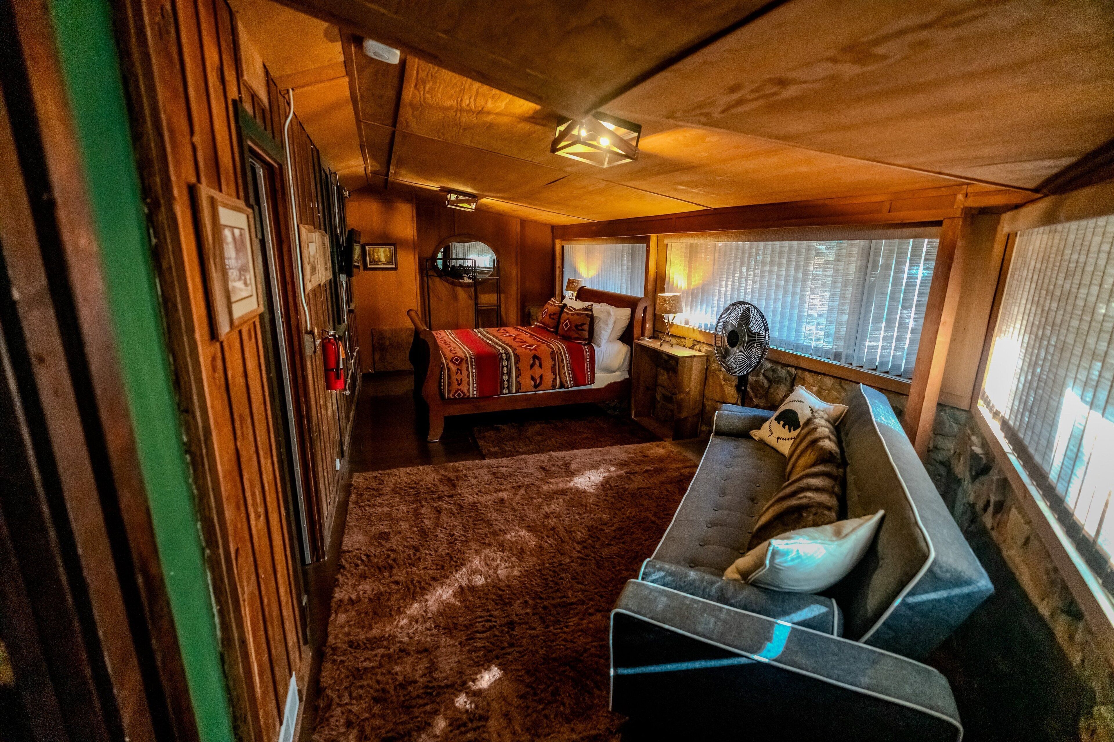 Cabin, Multiple Beds, Hot Tub, Mountain View (VC166) | 3 bedrooms, individually decorated, individually furnished, bed sheets